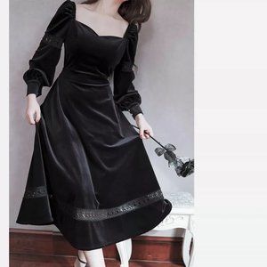 Long sleeves black velvet midi dress, sweet heart neckline (brand new)